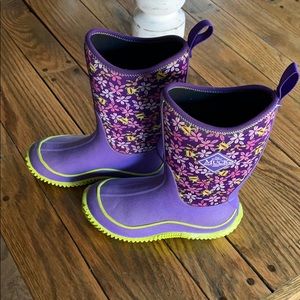 Kids muck boots